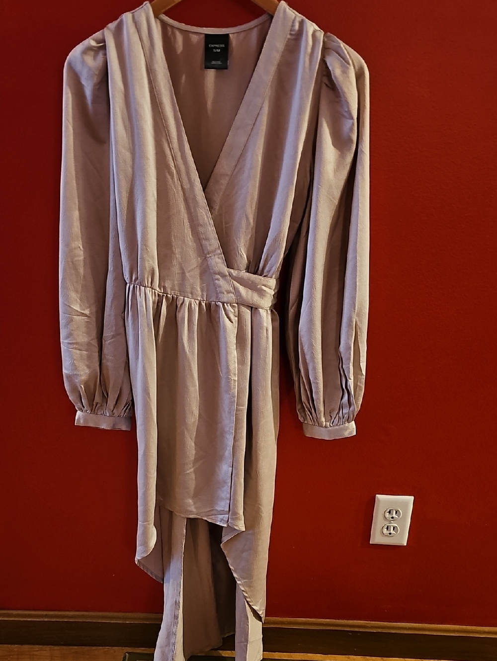 💕SALE! Express Dusty Mauve Wrap Midi Dress. MUST BUNDLE